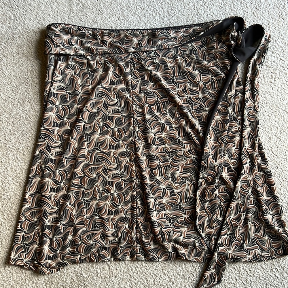 Womens plus size skirt by Kenneth Cole, size large, black, brown, exotic! EUC!!